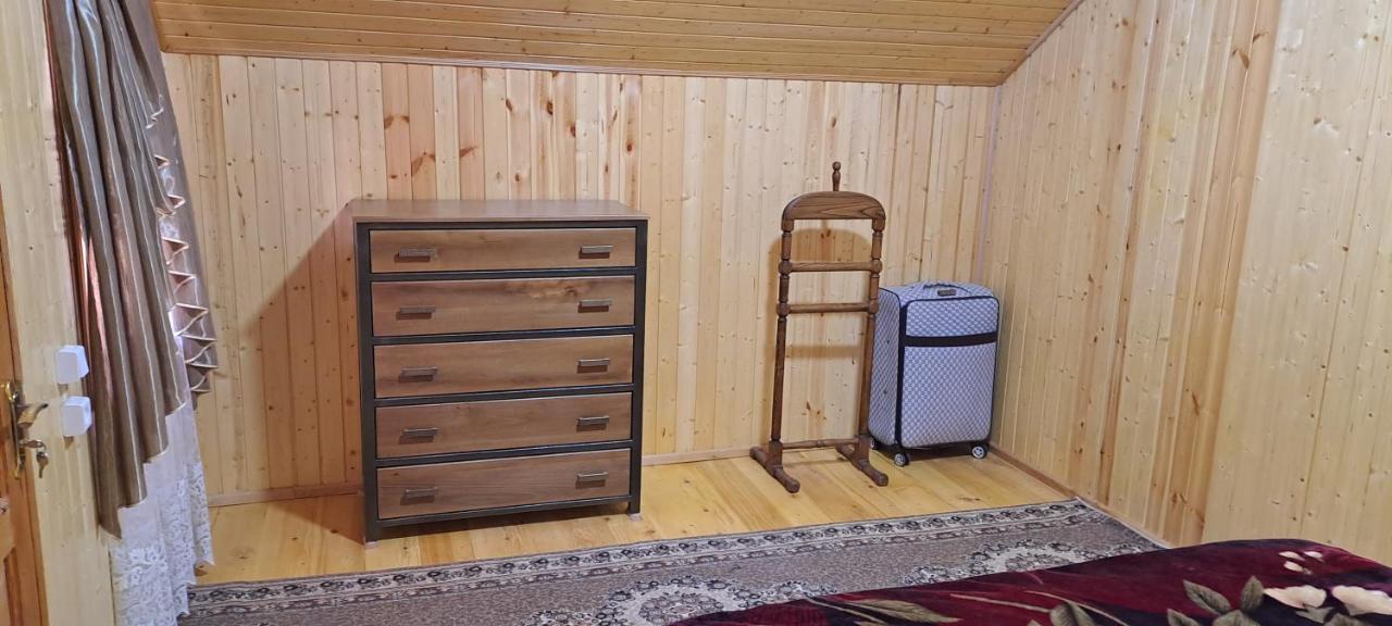 Guest House Lailashi Surmushi Eksteriør billede